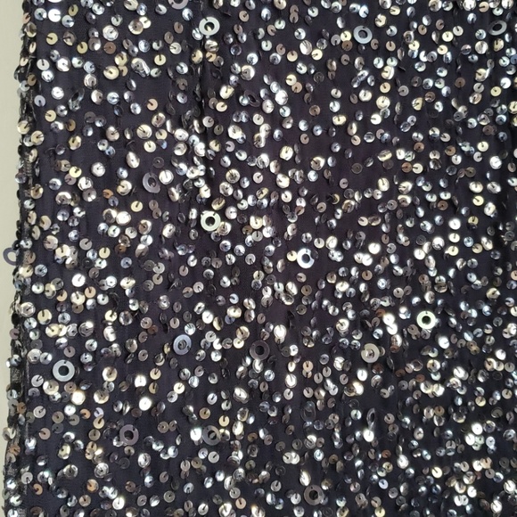 Gown - Picture 4 of 7